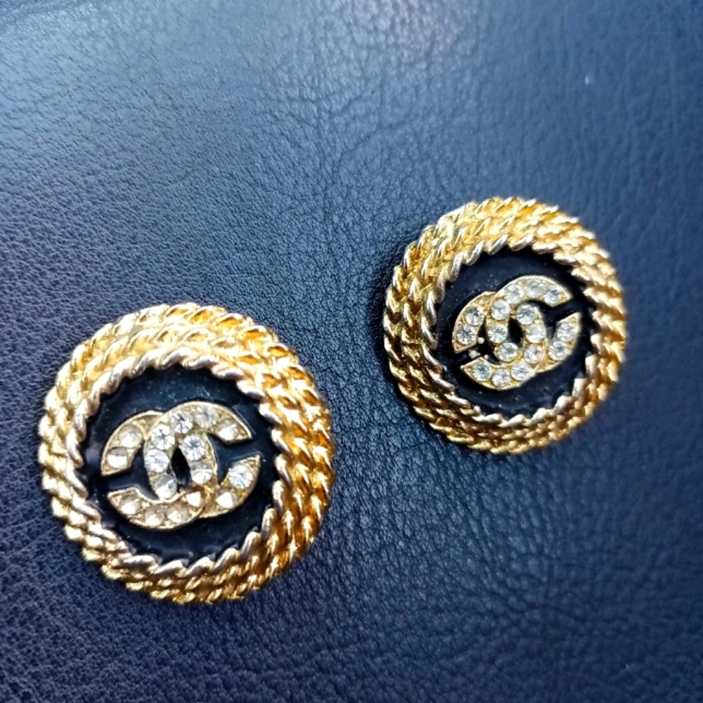 Vintage 1990s Chanel CC Rhinestone Clip Earrings